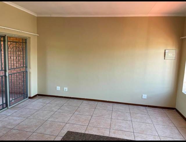 2 BEDROOM PROPERTY TO RENT IN MOOIKLOOF RIDGE ESTATE